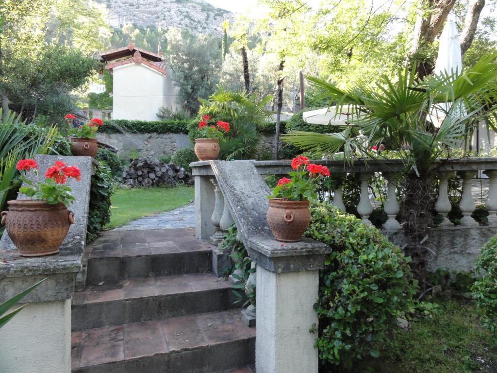 Les Montades Chambres d'Hôtes Anduze Extérieur photo